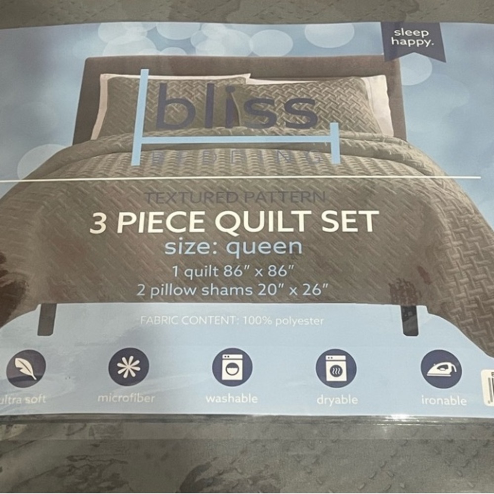 Bliss Queen Size Gray 3pc Quilt Set - includes 2 Pillow Shams